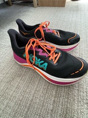 Hoka Men’s Skyward X Black Electric Aqua Size 10D/ Women’s 11
